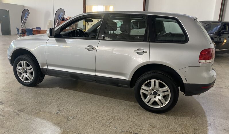 VOLKSWAGEN – TOUAREG 3.2 V6 GASOLINA AUTO  – 220 CV completo