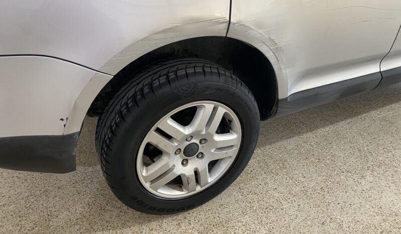 VOLKSWAGEN – TOUAREG 3.2 V6 GASOLINA AUTO  – 220 CV completo
