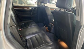 VOLKSWAGEN – TOUAREG 3.2 V6 GASOLINA AUTO  – 220 CV completo
